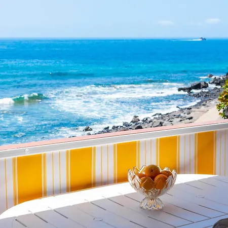 Апартаменты Neptuno Ocean View, Line With Pool