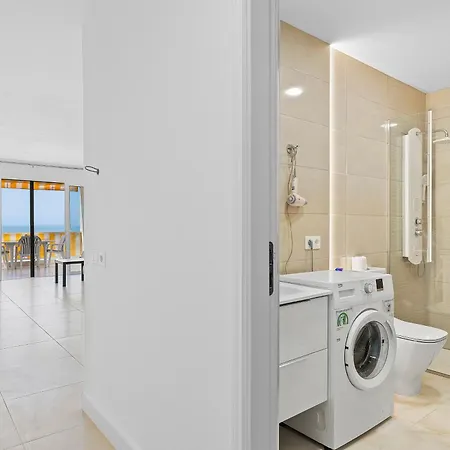 Neptuno Ocean View, Line With Pool Апартаменты *